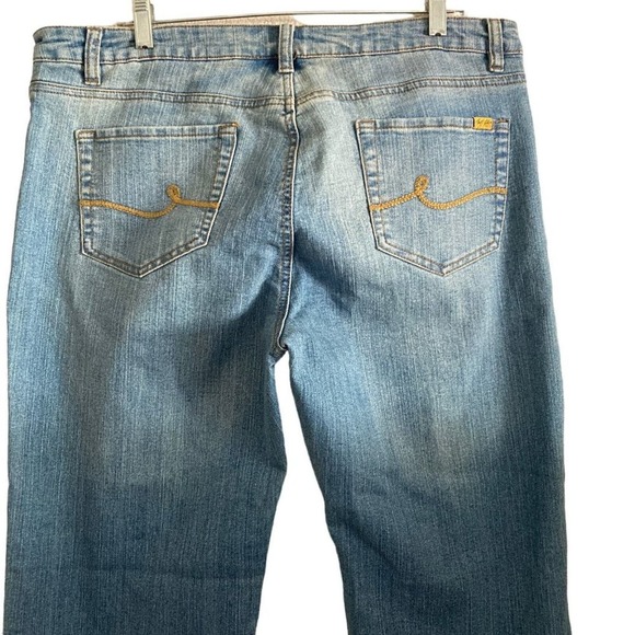 Bill Blass Jeans Womens 16 Stretch Bootcut Plus Size Medium Wash Blue New - Picture 8 of 11